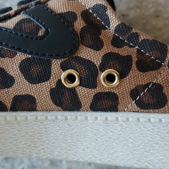 Leopard print sneakers Size 8 - Picture 5 of 5